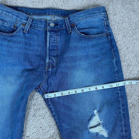 Levi's 501 Jeans Mens 31 x 32 Blue Button Fly Original Fit Straight Medium Wash - Picture 14 of 16